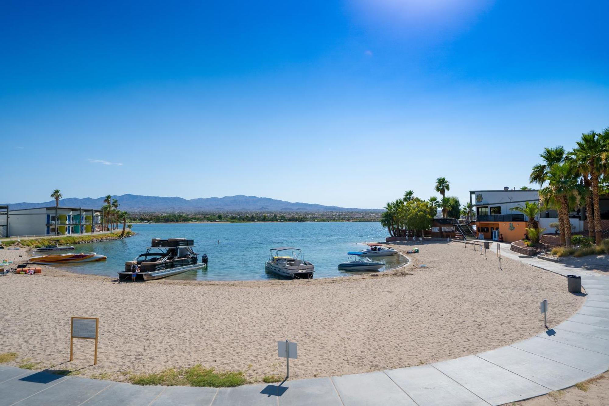 The Nautical Beachfront Resort Лейк Хавасу Сити Екстериор снимка